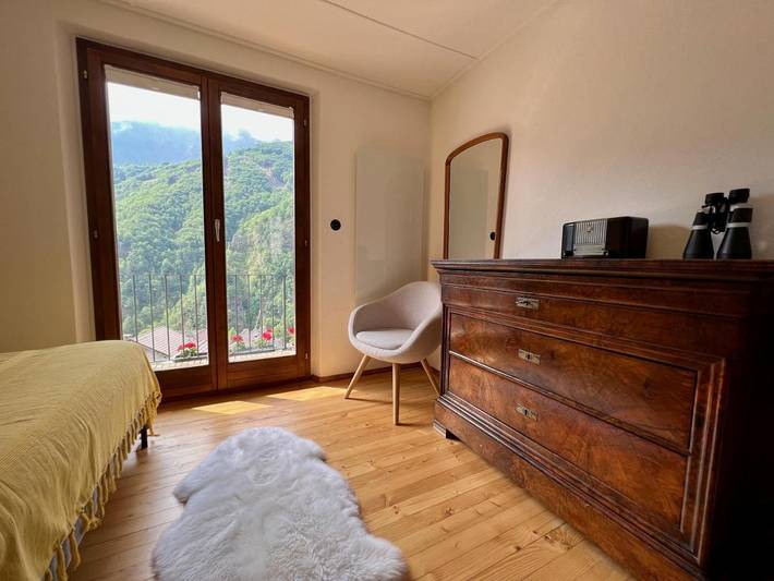 Gîte pour 4 personnes, avec Balcon et Terrasse ainsi que Jardin et Vue en Suisse - 4