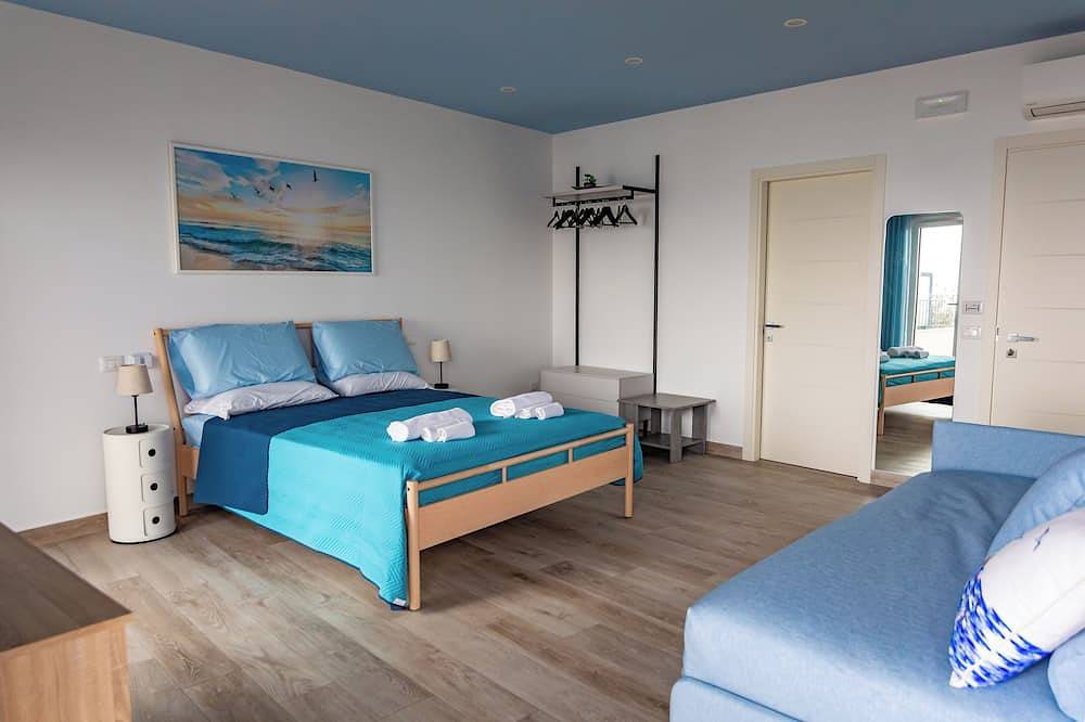 Entire apartment, Seafront apartment, between Mount Etna, Taormina, and Syracuse in Aci Castello (Borgo), Aci Castello