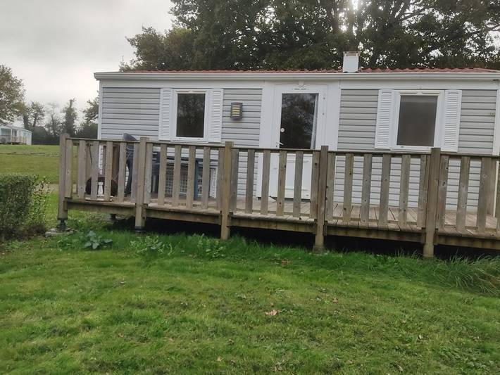 Mobil home pour 4 personnes, avec piscine et terrasse, animaux acceptés à Sainte-Reine-de-Bretagne