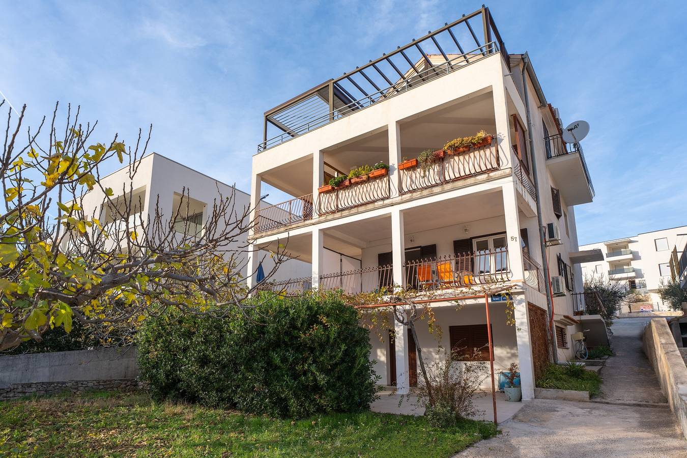 Ganze Wohnung, 1-Zimmer-Ferienwohnung am Strand Grebastica, Sibenik A-13942-b in Grebastica, Šibenik-Knin