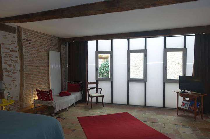 Chambre rouge-Doppelzimmer-Deluxe-Eigenes Badezimmer-Blick auf den Hof in Lavaur, Castres und Umgebung