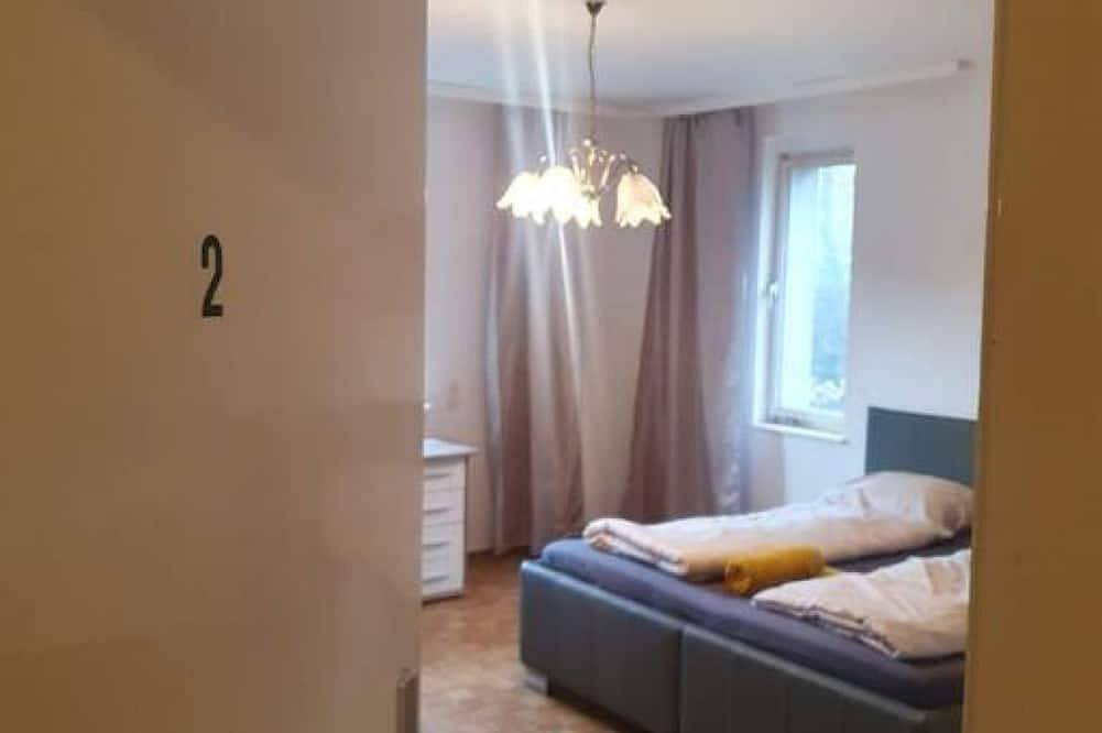 Comfy Room for 3 in a Villa w/ Garden near Danube in Floridsdorf, Wien