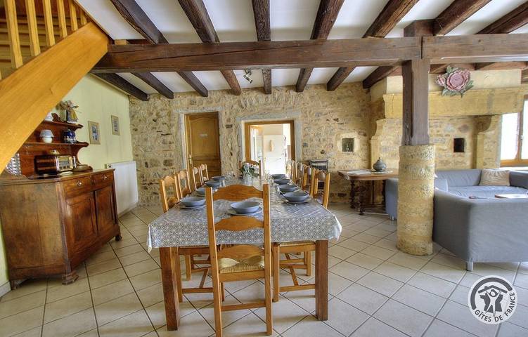 Gîte pour 10 personnes, avec jardin dans Rhône - 3