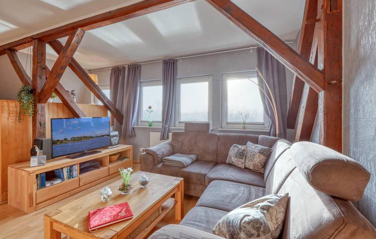 Ganze Ferienwohnung, Apartment mit Meerblick, Terrasse und Parkplatz, 1,5 km zum Strand in Nübel, Grünes Binnenland