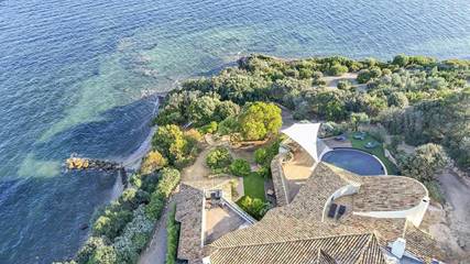 Chambre d’hôte pour 13 personnes, avec vue ainsi que piscine et jardin en Corse