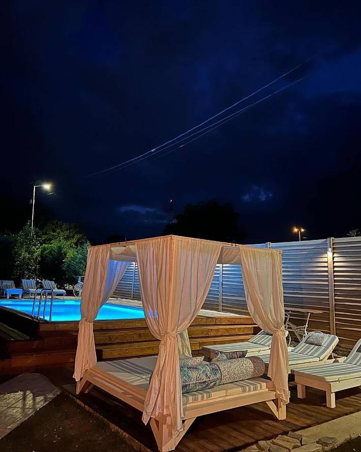 Location de vacances pour 11 personnes, avec piscine ainsi que balcon et jardin à Skopje - 3