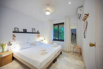 Beach House for 8 People in Marbella East, Marbella, Photo 1