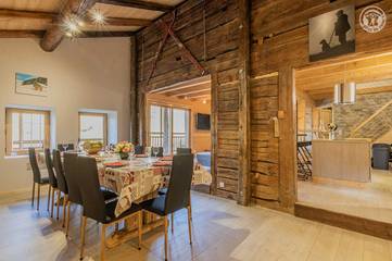 Gîte for 12 Guests in Hauteluce, Massif du Mont-Blanc, Picture 1