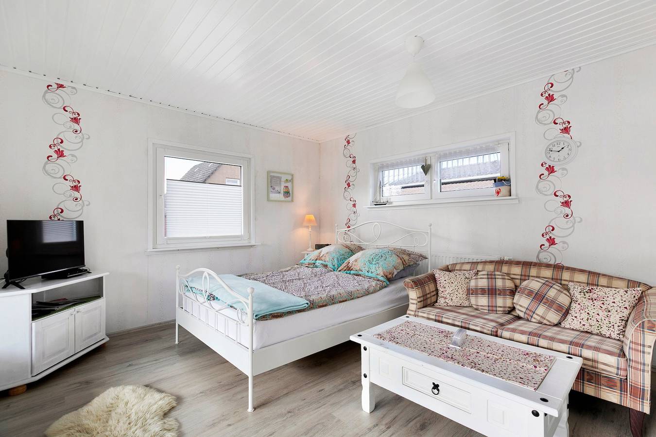 Ferienhaus 'Kleines Schweden' mit privater Terrasse und Wi-Fi in Hennstedt, Eider-Treene-Sorge