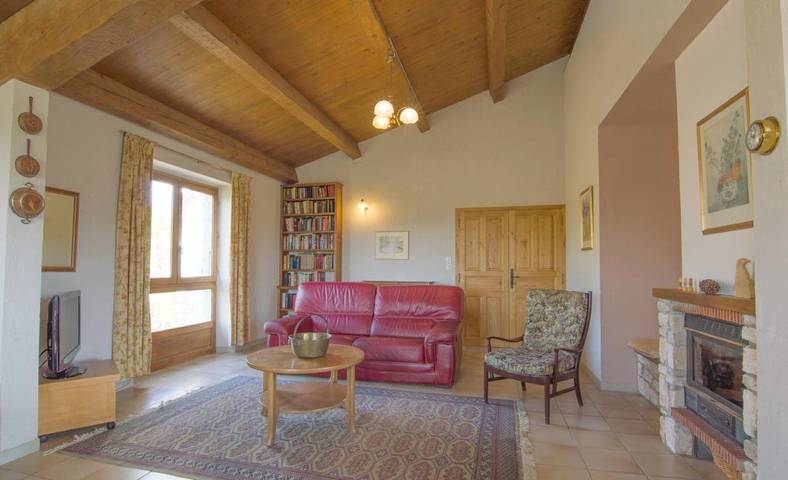 Location de vacances pour 5 personnes, avec piscine ainsi que vue et jardin à Chauzon - 4