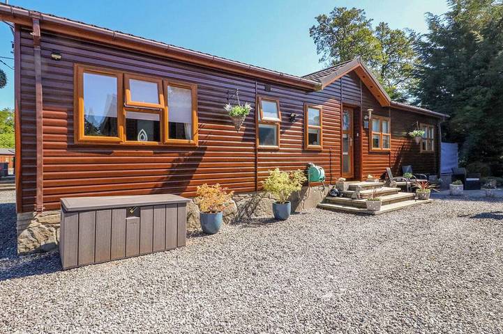 Log cabin for 4 people, with garden in Auchterarder