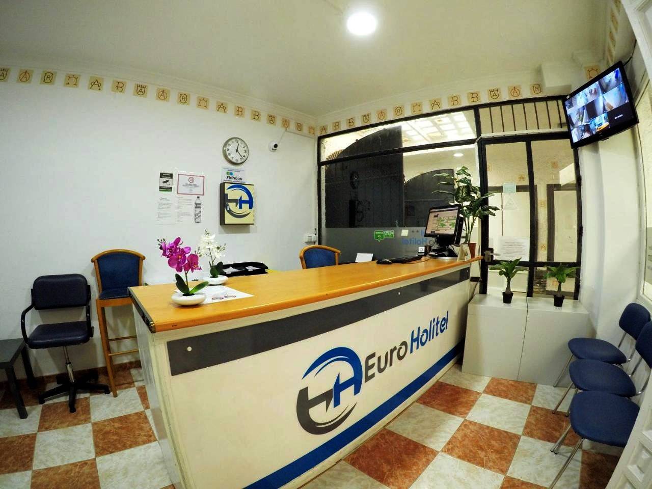 Twin Bed with Shower and Shared bathroom in Playa de Santa Amalia (Fuengirola), Fuengirola