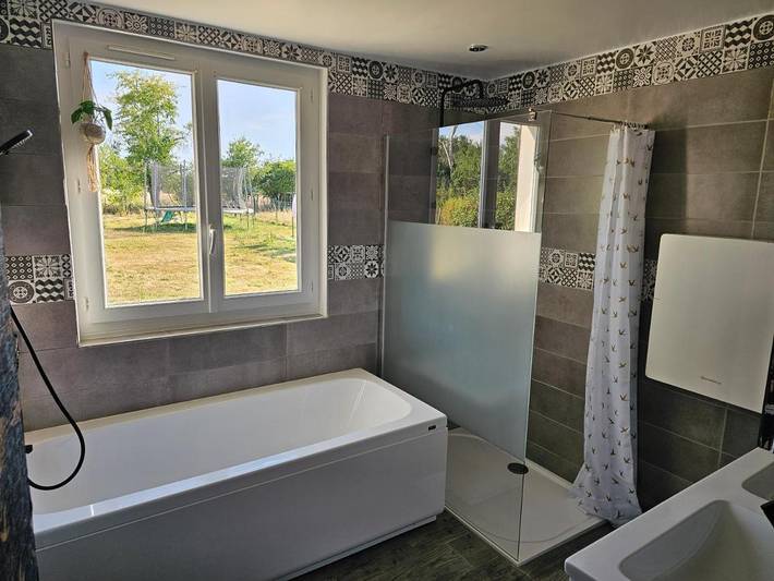 Location de vacances pour 4 personnes, avec Terrasse et Jardin à Paray-le-Frésil - 4