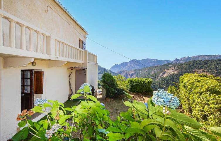 Appartement confortable d'une chambre à Évisa, avec cuisine et place de parking in Marignana, Parc naturel régional de Corse