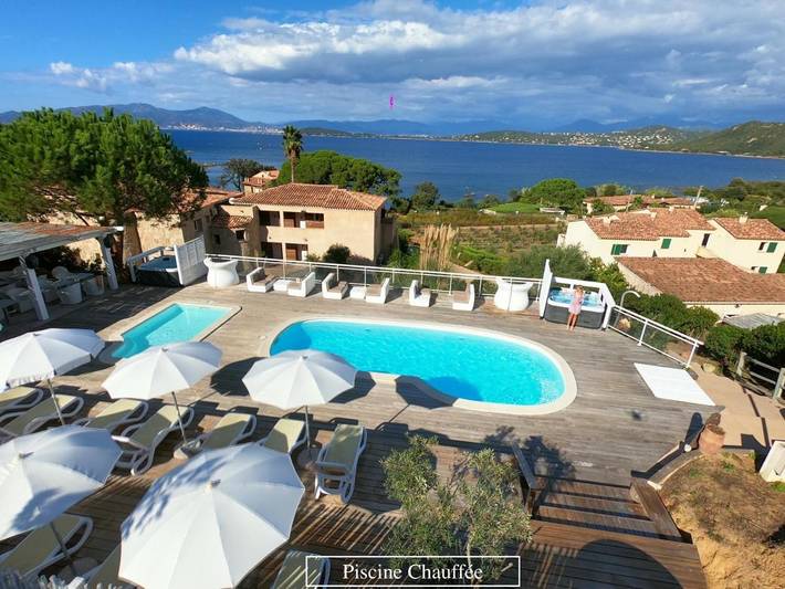 Appart’hôtel pour 6 personnes, avec vue et bassin pour enfant ainsi que piscine et jardin, animaux acceptés