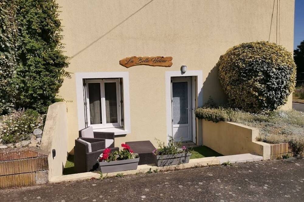 Entire apartment, Gîte La Belle Hélène in Bressuire, Deux-Sèvres