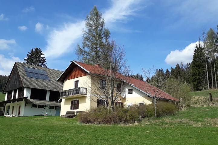 Ferienhaus für 6 Personen, mit Balkon und Garten