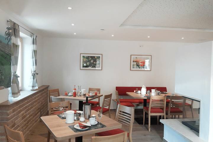 Weinbau - Camping - Gästezimmer Ettenauer - Doppelzimmer in Rohrendorf bei Krems, Bezirk Krems an der Donau-Land