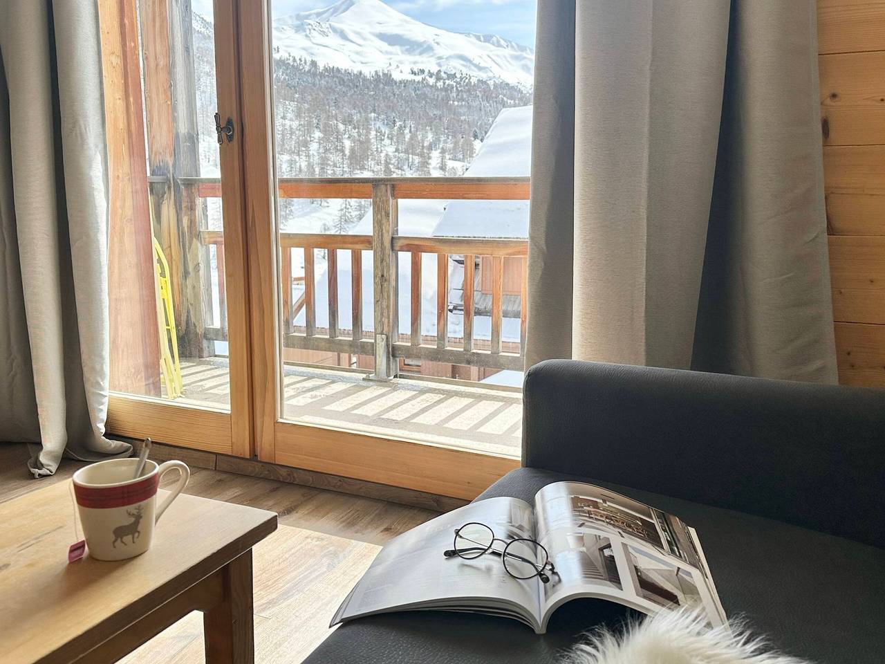 Appartement entier, Appartement au Pied des Pistes avec Accès Piscine in Vars, Région de Briançon