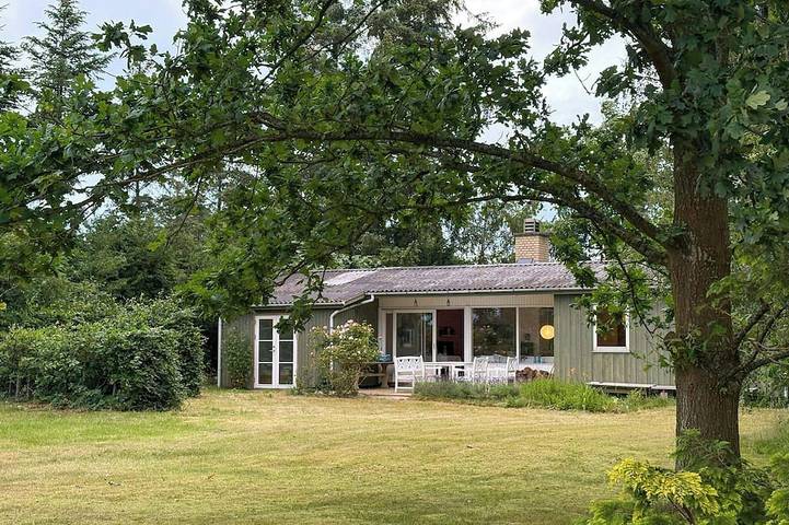 Ferienhaus für 5 Personen, mit Balkon und Garten in Orø