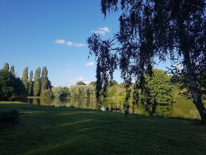 Villa pour 9 personnes, avec Terrasse et Jardin ainsi que Piscine et Vue sur le lac