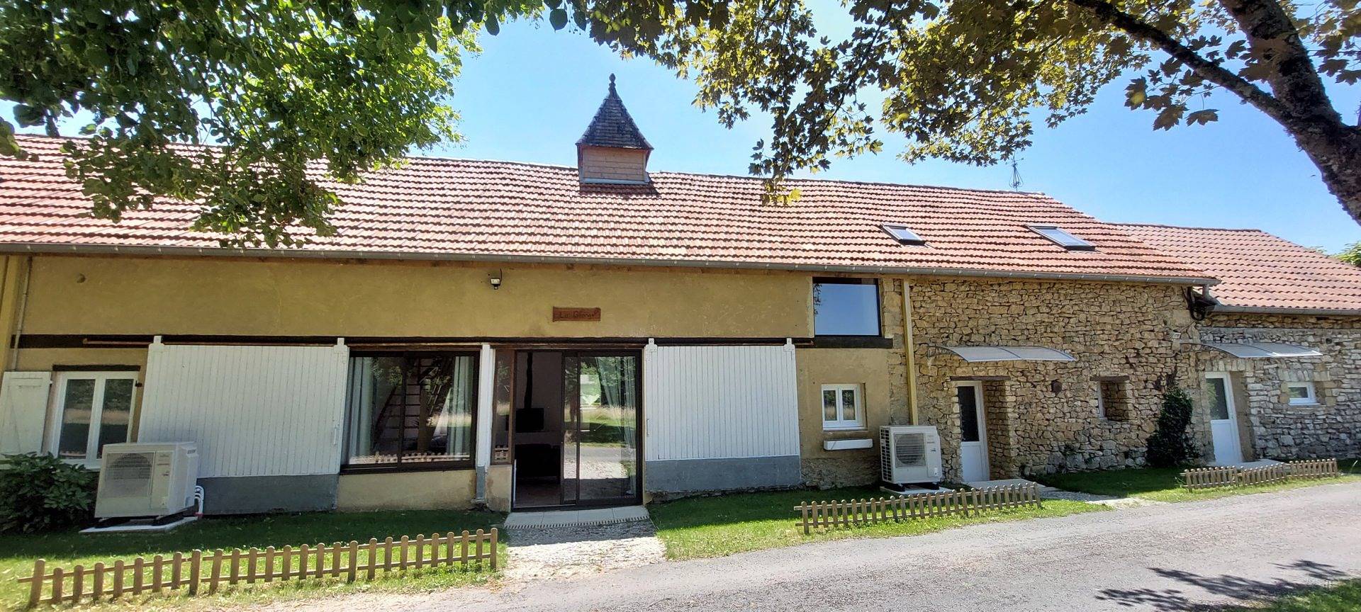 "La Grange", grand gîte de charme (5/7 pers.) in Vézac, Périgord Noir