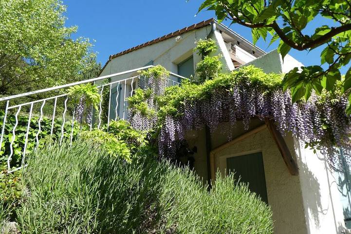 Stylish villa with private heated swimming pool, breathtaking view, free wifi in Lorgues, Draguignan region