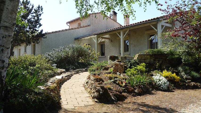 Chambre d’hôte pour 2 personnes, avec jardin et piscine