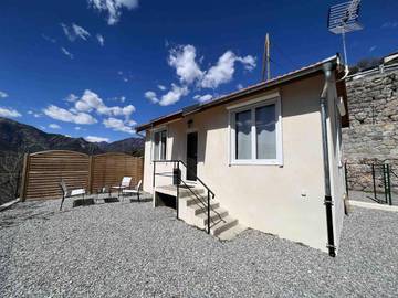 Gîte pour 4 personnes, avec balcon et vue à La Bollène-Vésubie