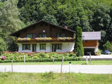 Ferienwohnung für 5 Personen, mit Balkon und Ausblick in Mellau