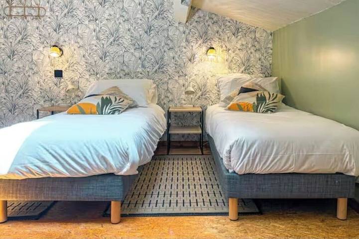 Location de vacances pour 14 personnes, avec jardin ainsi que jacuzzi et terrasse dans Plage Keriec - 2