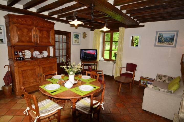 Location de vacances pour 5 personnes, avec jardin et vue dans Marmouillé - 3