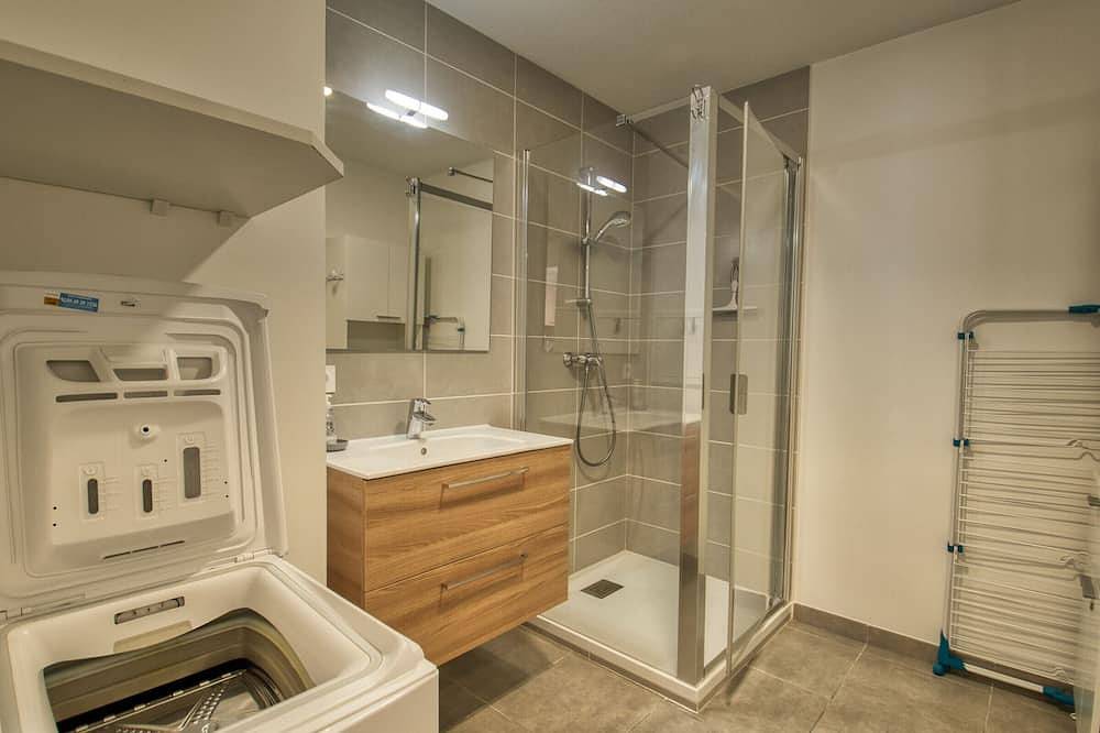 Apartamento entero, Apartamento luminoso con terraza y Wifi en Verchaix in Verchaix, Region Bonneville