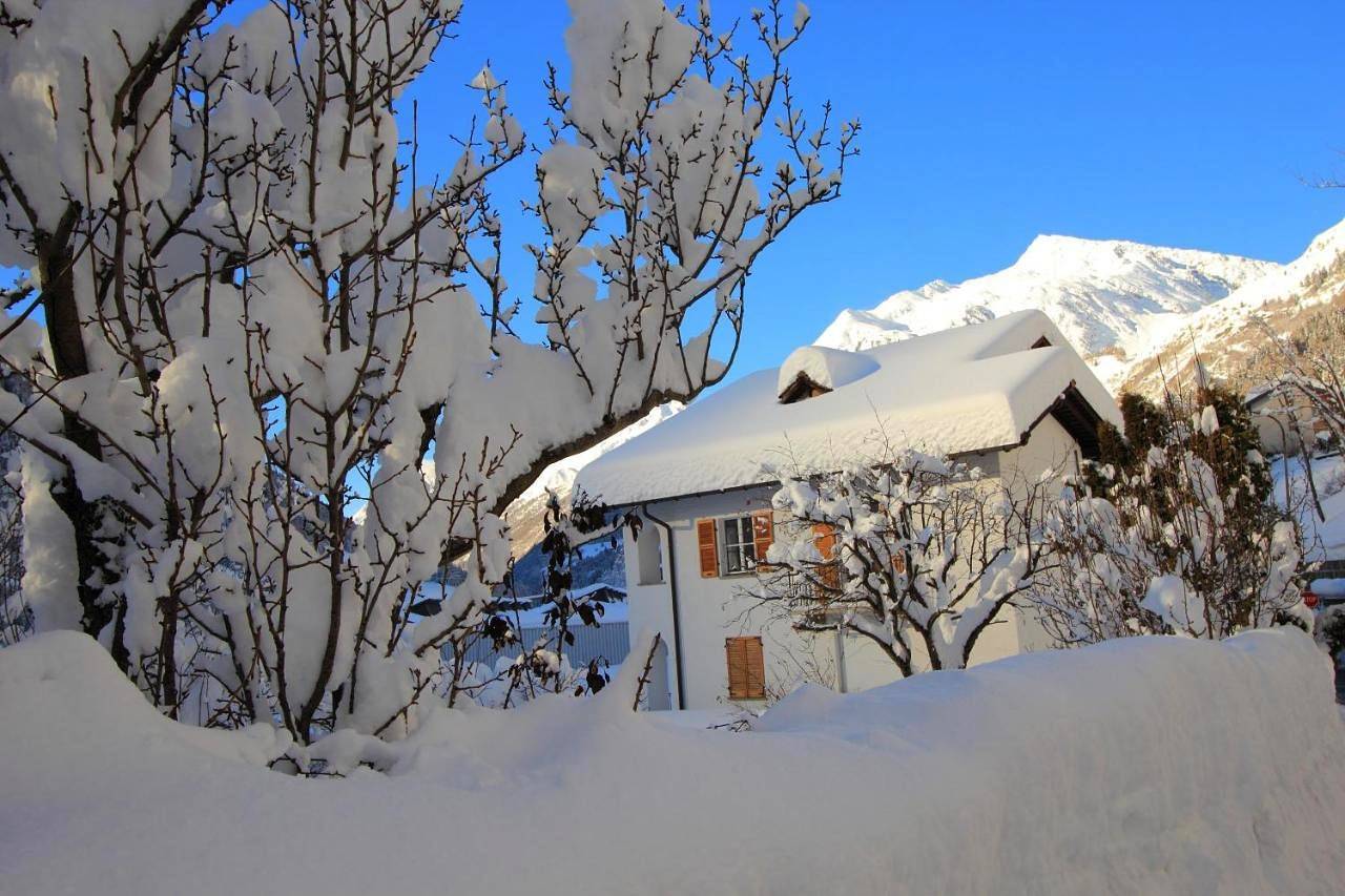Ganze Wohnung, Double Room with Mountain View in Airolo, Lepontinische Alpen
