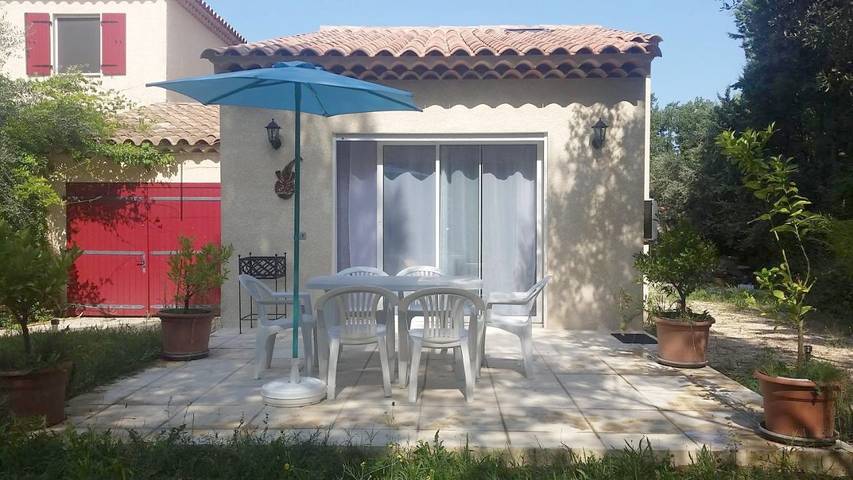 Location de vacances pour 6 personnes, avec Terrasse et Jardin ainsi que Piscine et Vue à Jouques - 4