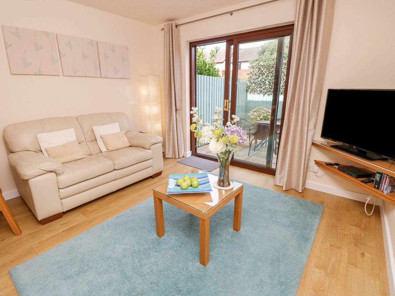 Poole Quay Cottage in Poole, Poole Harbour