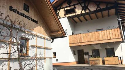 Ferienwohnung für 3 Personen, mit Ausblick und Garten, kinderfreundlich in Absam