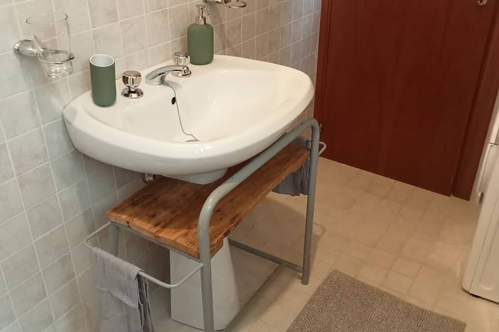 Small cottage near the Sibillini Mountains in Sant'Angelo in Pontano, Macerata Provinz