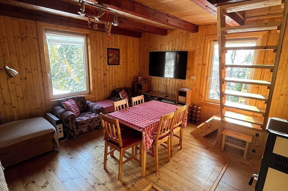 Cozy cottage located in a quiet part of Vychylovka in Mittelslowakei