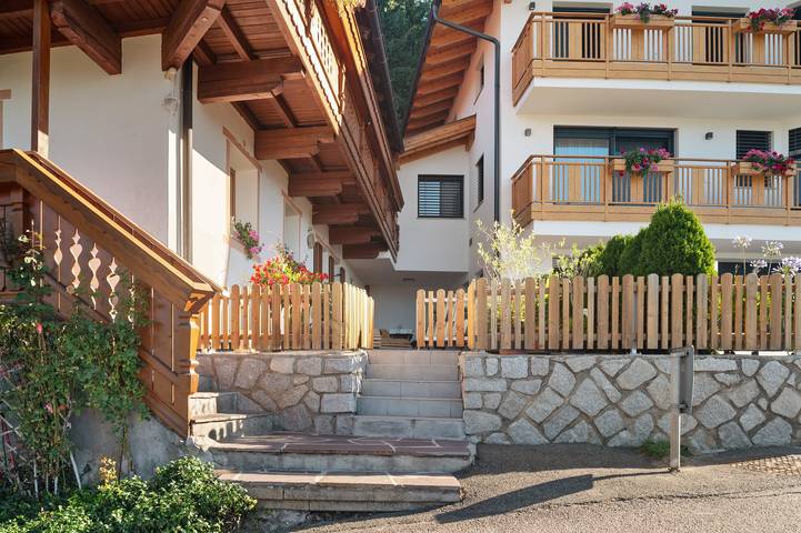 Appartamento intero, Appartamento 'Gruberhof 1 con vista montagna', giardino comune e Wi-Fi in Rodengo, Dolomiti Superski