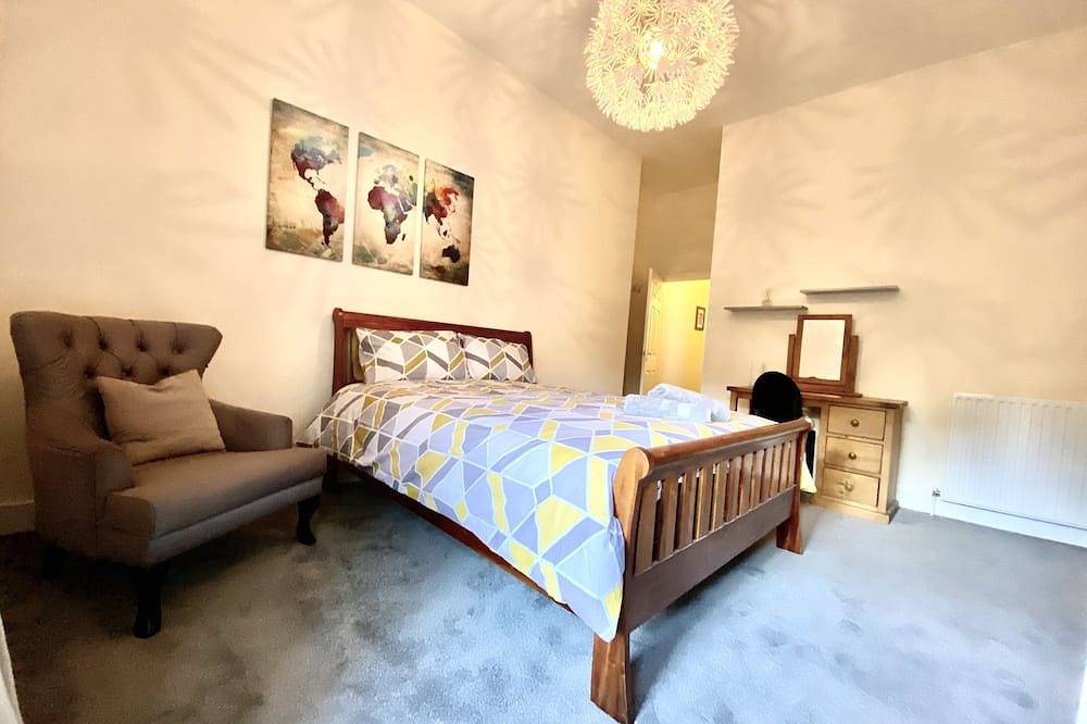 Entire apartment, Luxury Executive 2Bed Apartment in Elgin-Free Parking & Wifi 2 Bathrooms in Elgin, Moray