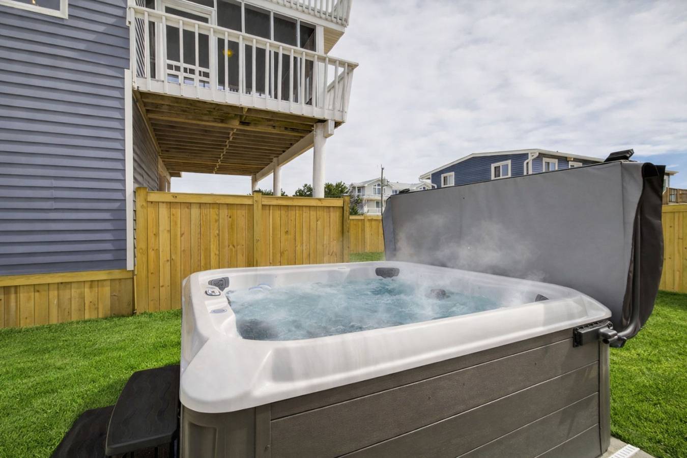New! Luxe Sandbridge Beach, Pool, Hot Tub in Sandbridge Beach, Sandbridge
