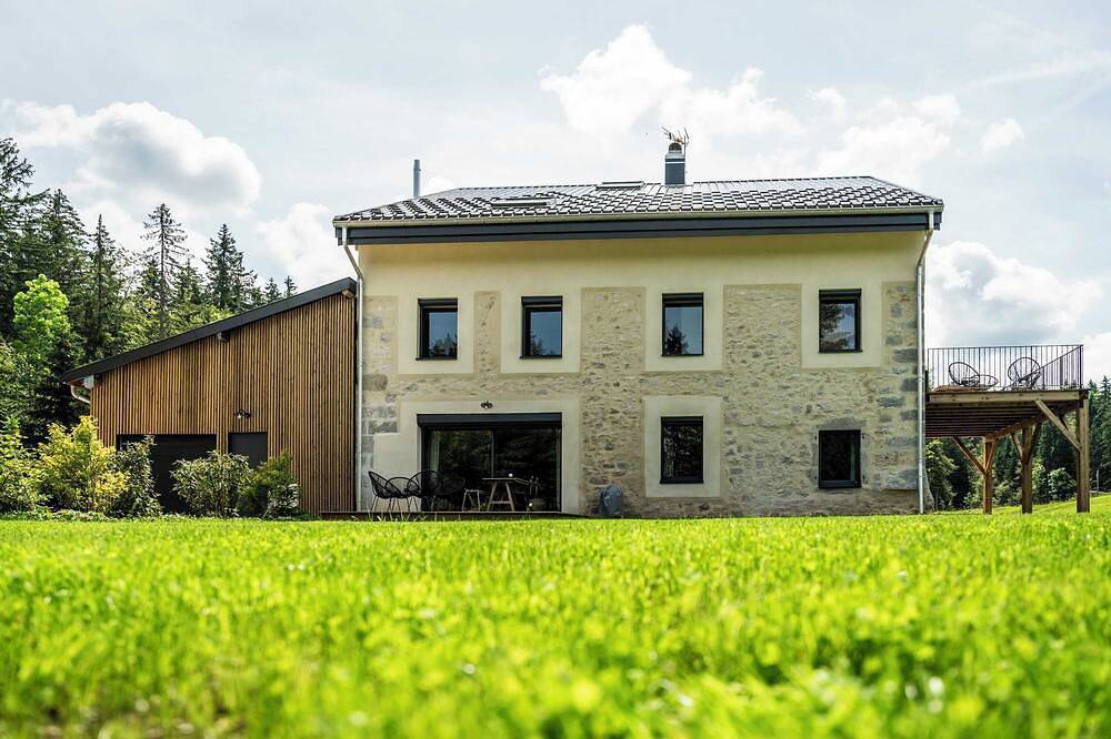 Entire apartment, Gite cocooning dans ancienne ferme en pierre in Prémanon, Parc naturel régional du Haut-Jura