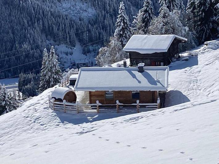 Chalet voor 9 personen, with terras and sauna as well as whirlpool in Gerlos