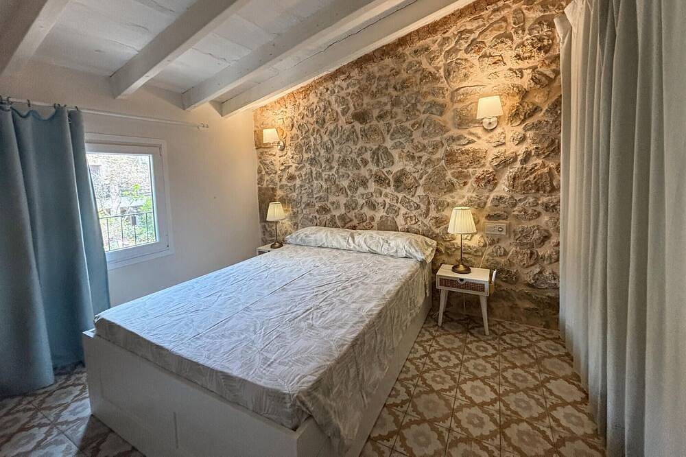 Lovely home in Petra with private swimming pool, can be inside or outside in Petra, Majorca Center