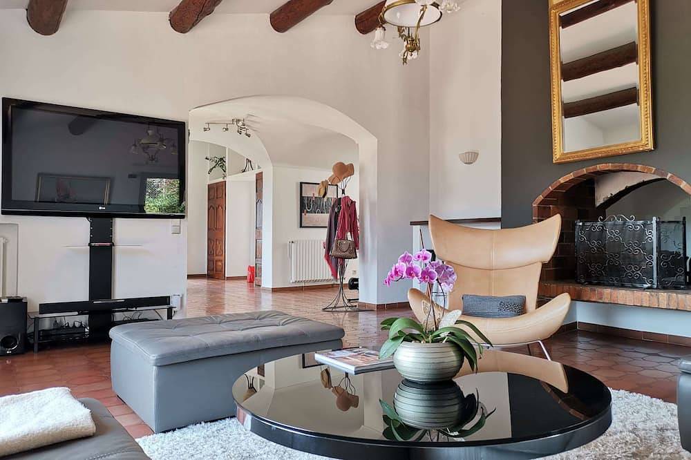 Villa d'architecte avec piscine à cassis calme absolu 300m du centre in Cassis, Parc national des Calanques