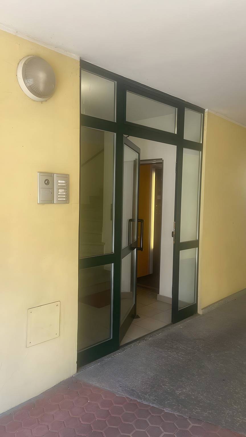 Ganze Wohnung, Apartment 'Maison Adriano Lago Maggiore' mit Wlan in Sangiano, Lago Maggiore (Lombardei)