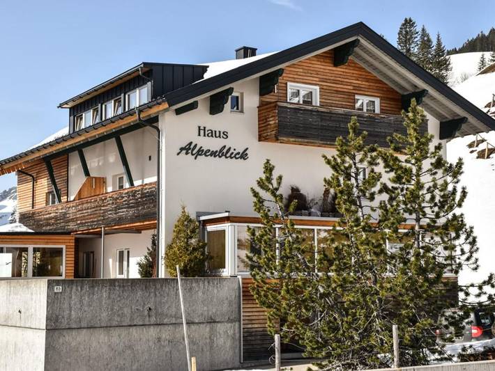 Ferienwohnung für 4 Personen, mit Balkon und Garten in Schröcken