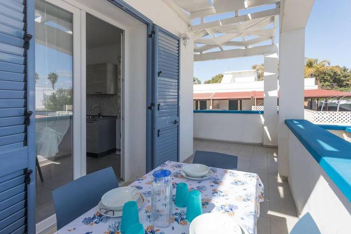 Casa vacanza per 5 persone, con terrazza e giardino in Lido Pizzo