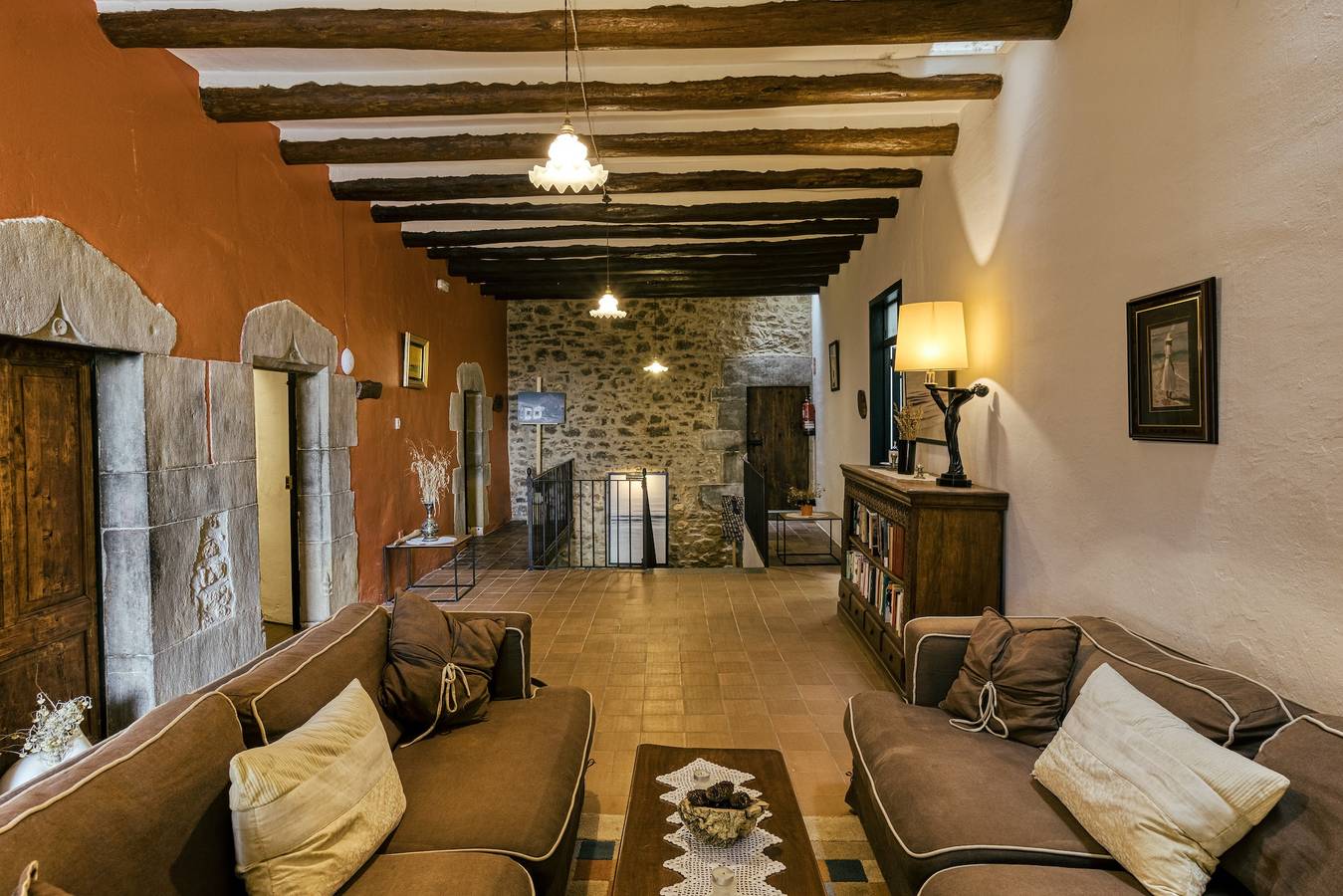 Country House 'Can Gat Vell' with Shared Pool, Wi-Fi and Air Conditioning in Llampaies, Saus, Camallera i Llampaies